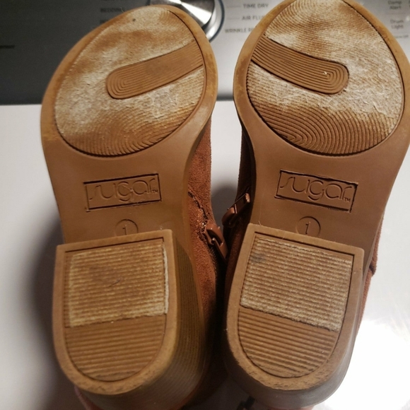 Boots - Picture 3 of 3